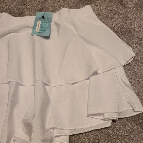 💰Bundle and save lots💰 NWT Lidogirl White pleated skirt - Picture 2 of 3